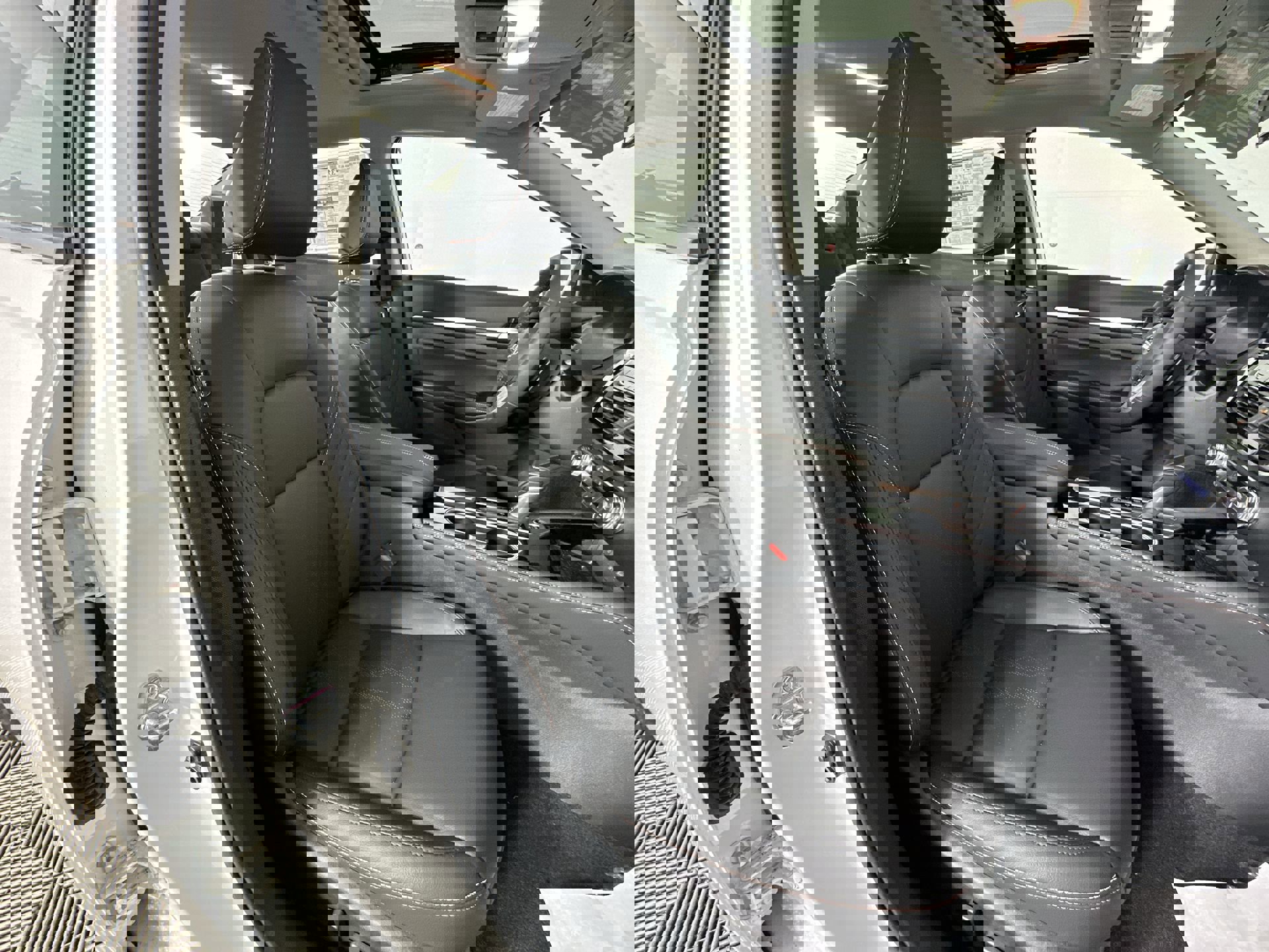 2025 Nissan Altima SR photo 26