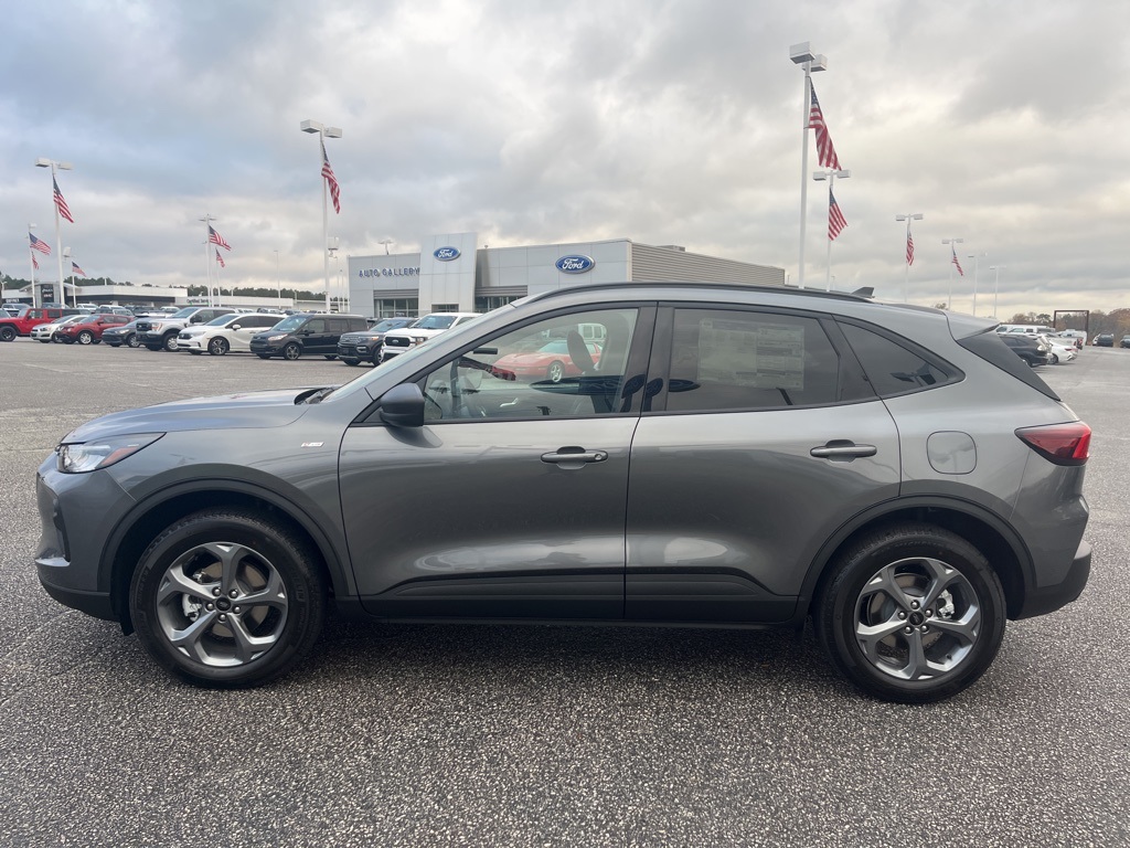 2025 Ford Escape ST-Line photo 2
