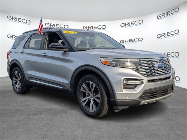 2020 Ford Explorer Platinum's photo