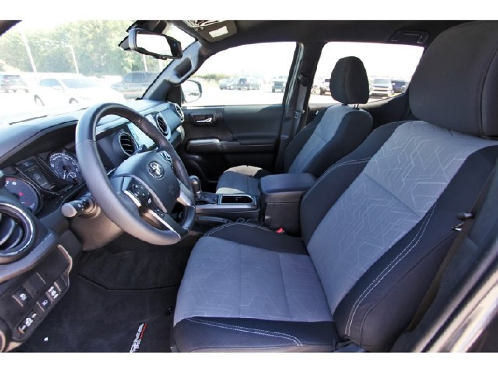 2023 Toyota Tacoma 4WD TRD Off Road - 9