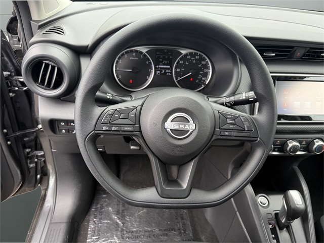 2025 Nissan Kicks Play S photo 10