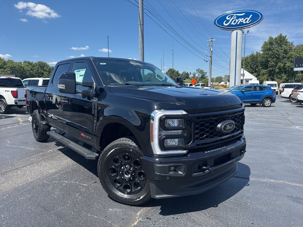 2025 Ford F-350 Super Duty Lariat's photo