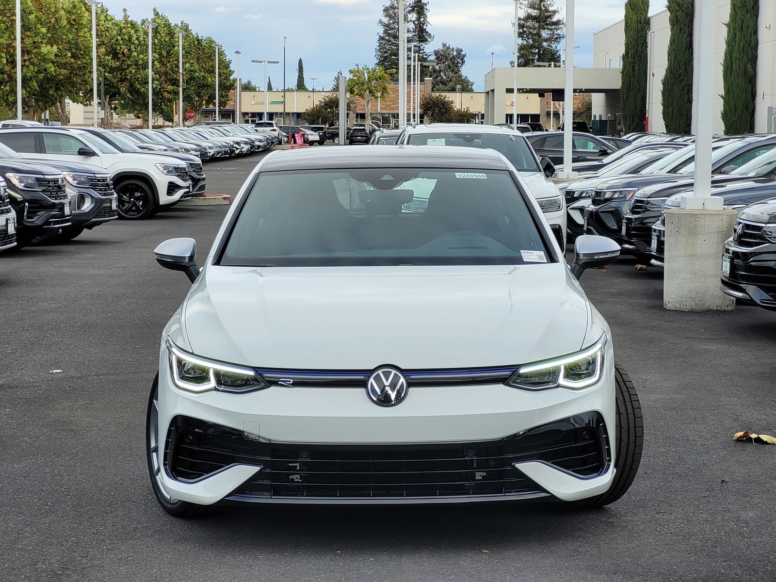 2024 Volkswagen Golf R photo 2