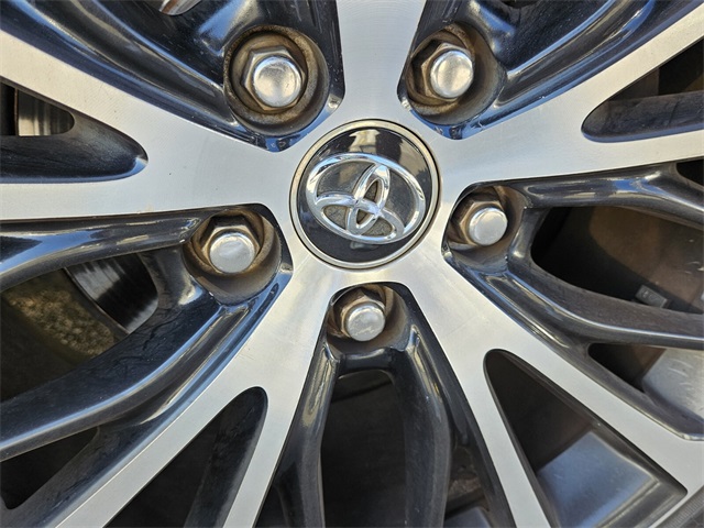 2018 Toyota Camry SE photo 10