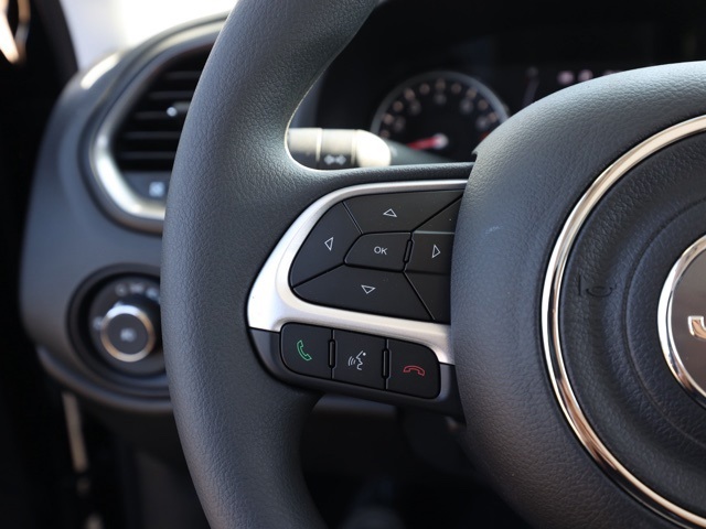 New 2023 Black Clear-Coat Exterior Paint Jeep Latitude image 25