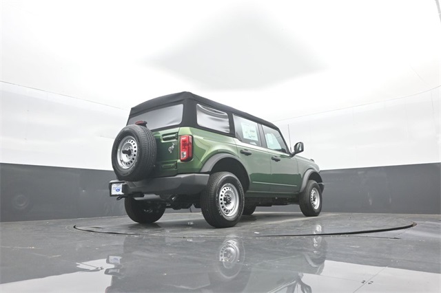 2025 Ford Bronco Base photo 24
