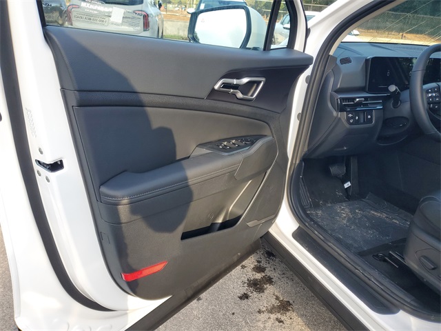 2026 Kia Sportage EX photo 4