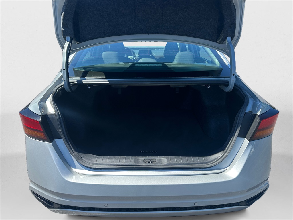 2024 Nissan Altima 2.5 SV photo 13