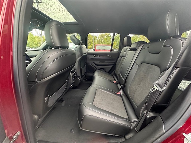 2025 Jeep Grand Cherokee Altitude X photo 15