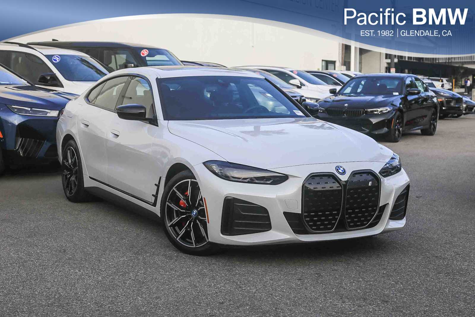 2023 BMW i4 40's photo