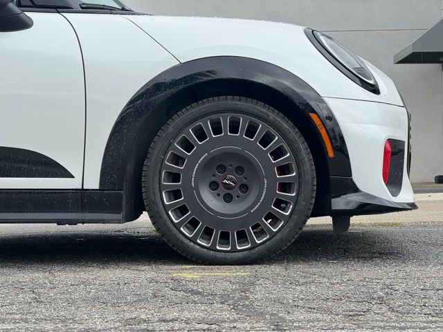 2025 Mini Cooper 2 Door Hardtop Signature photo 3