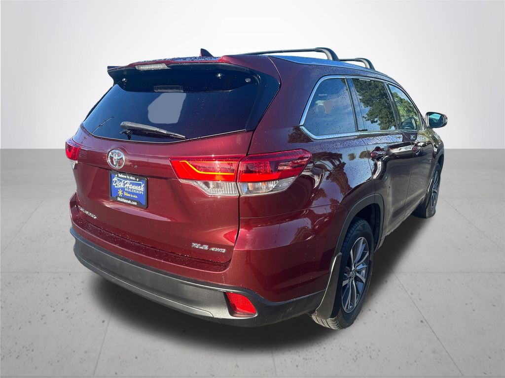 2018 Toyota Highlander XLE photo 2