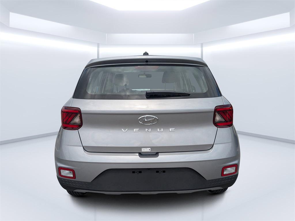 2025 Hyundai Venue SE photo 4