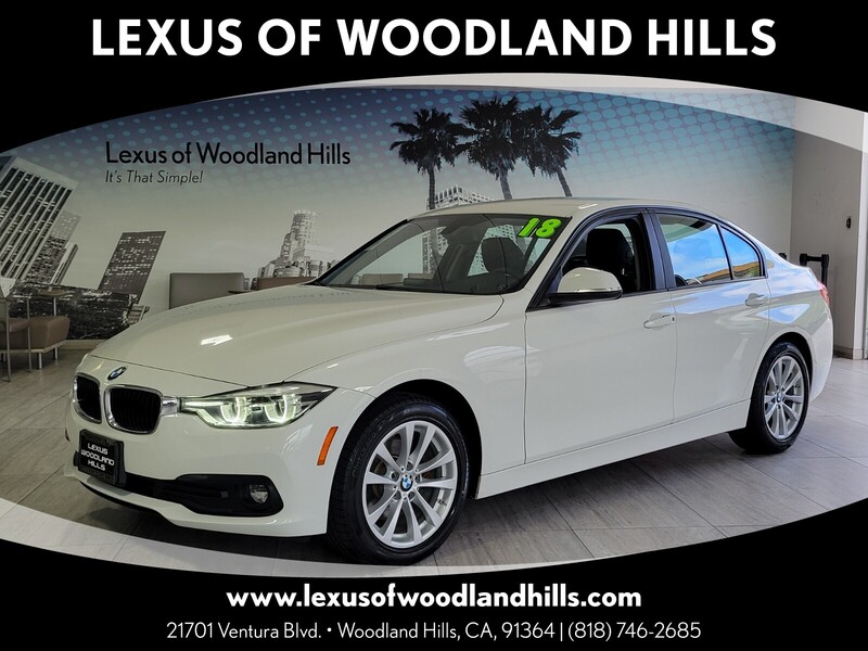 2018 BMW 3 Series 320i's photo