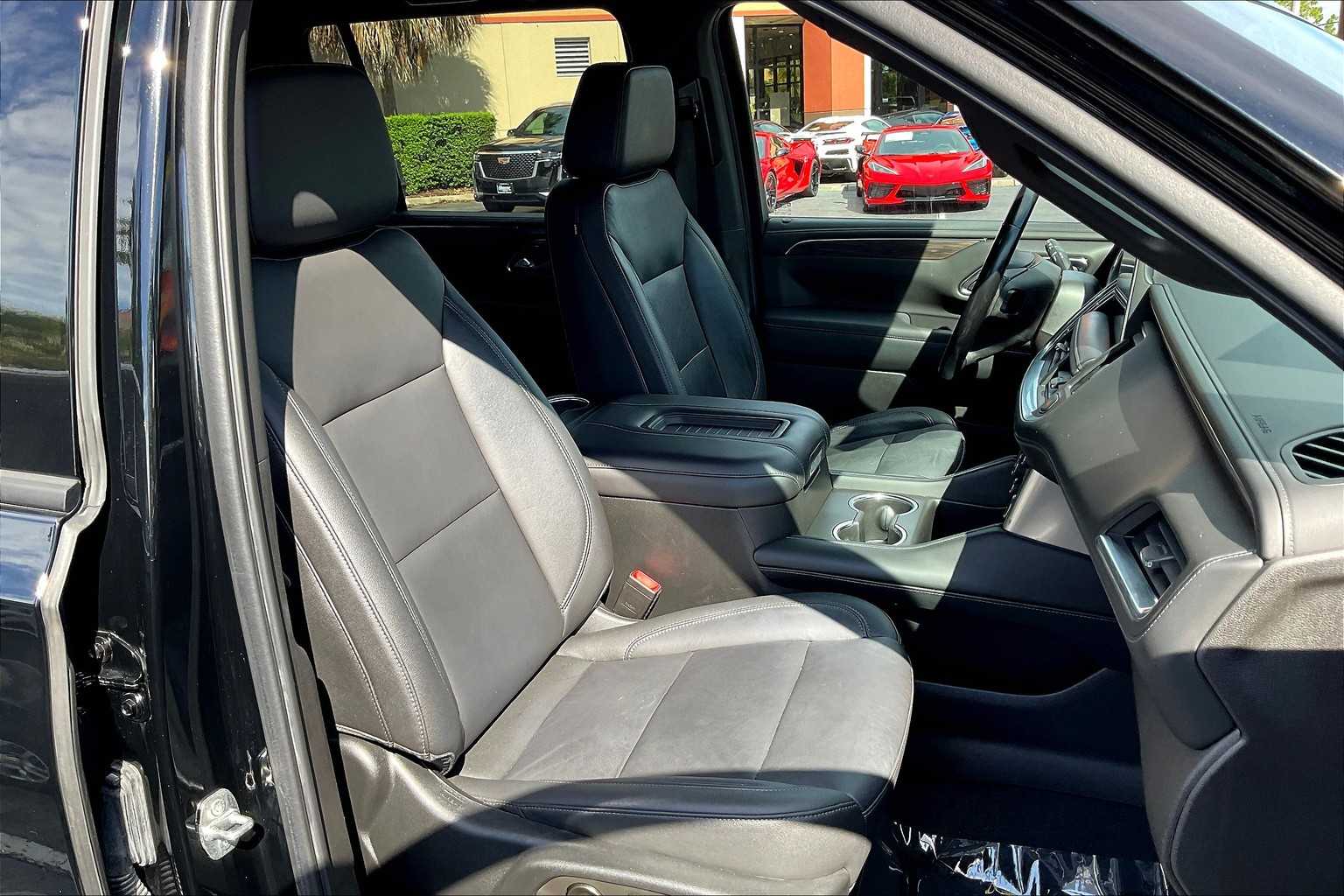 2021 Chevrolet Suburban Z71 photo 6