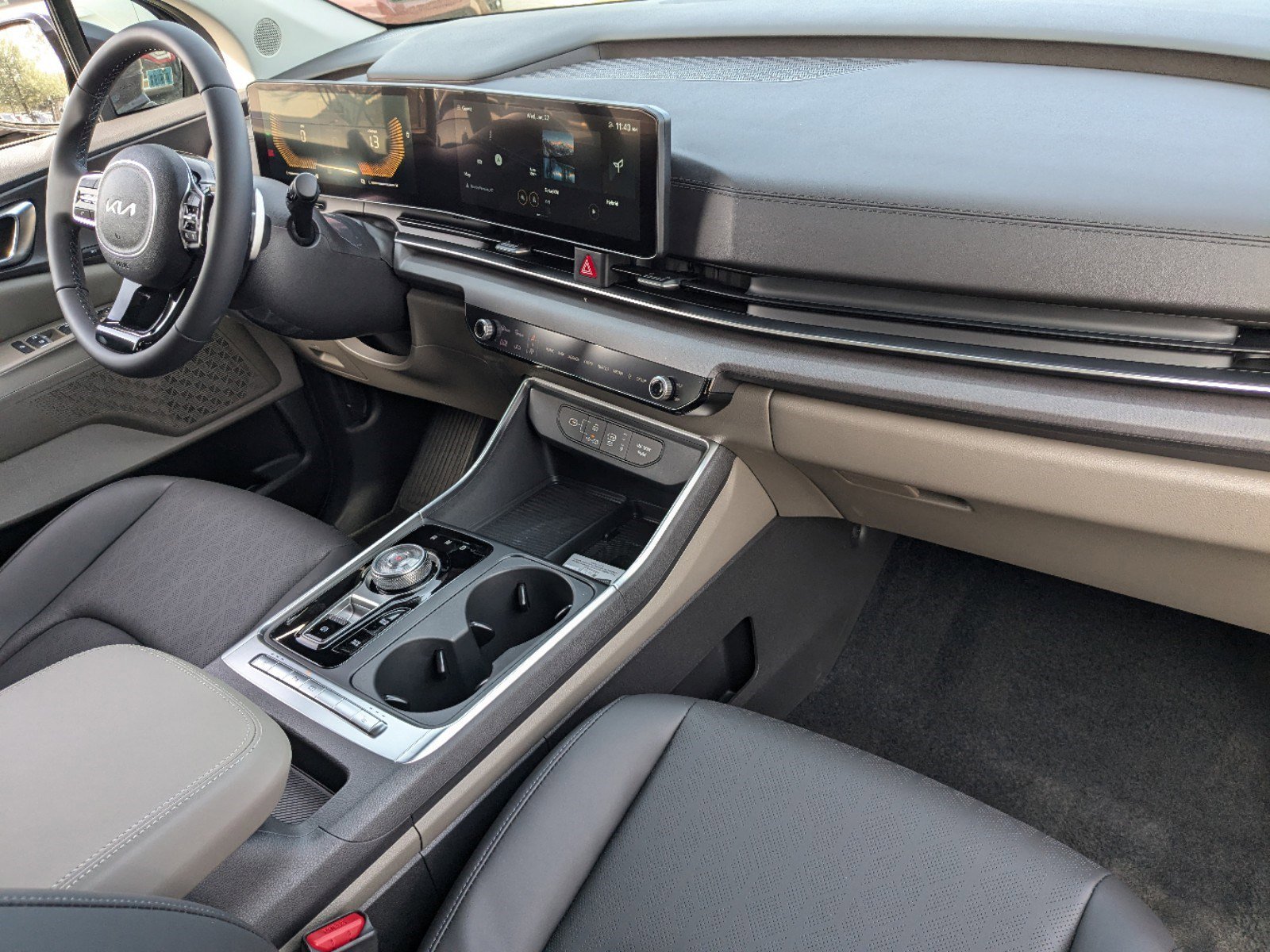 2025 Kia Carnival EX photo 11