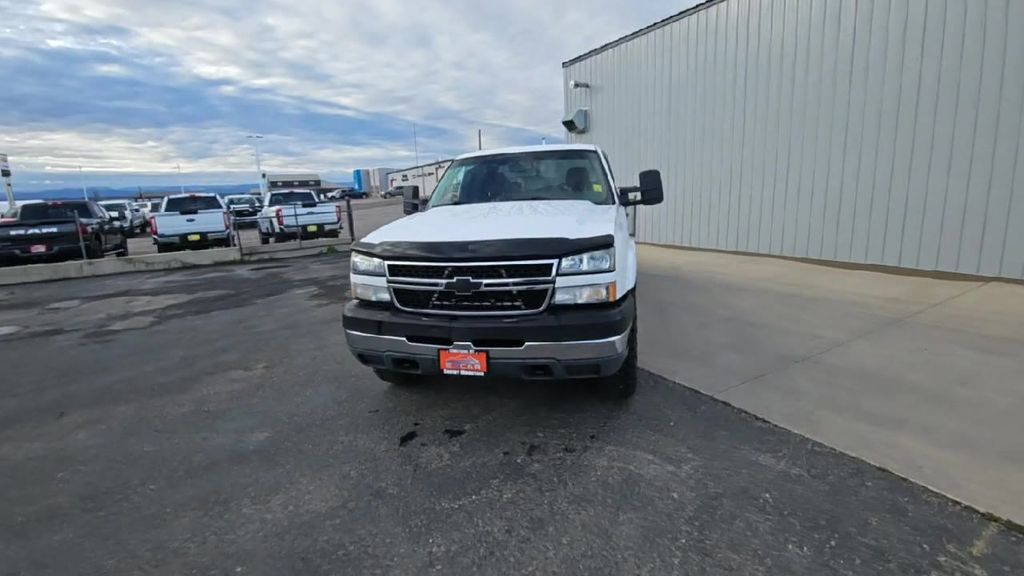 2006 Chevrolet Silverado 2500HD LT photo 3
