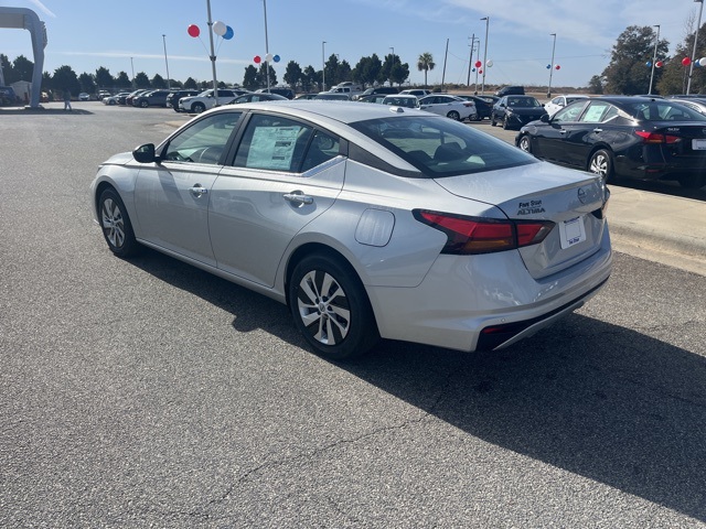 2025 Nissan Altima 2.5 S photo 4