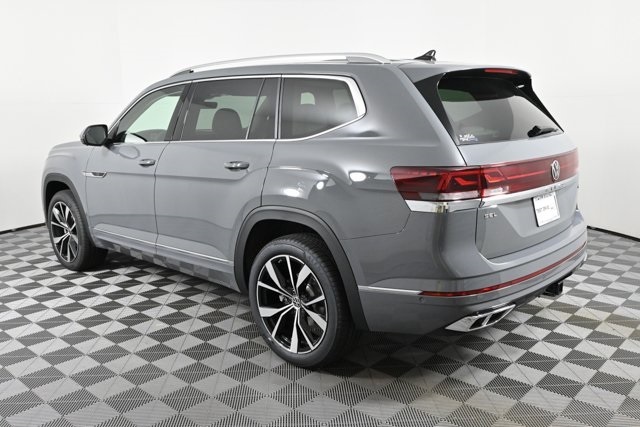 2025 Volkswagen Atlas SEL Premium R-Line photo 3
