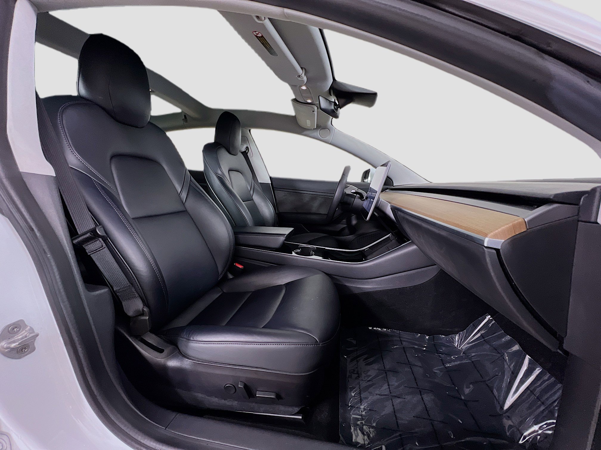 2020 Tesla Model 3 Standard Range Plus photo 25