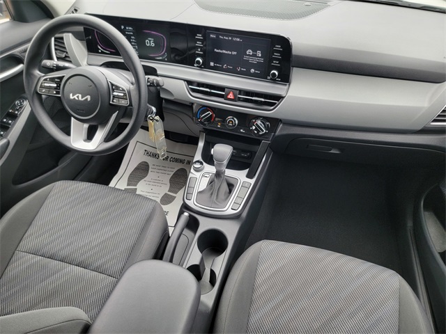 2024 Kia Seltos LX photo 30
