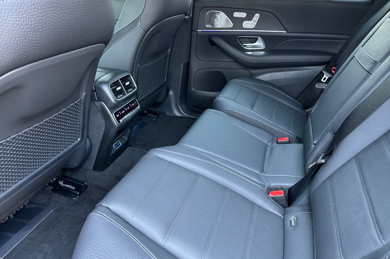 2025 Mercedes Benz GLS 580 4MATIC photo 10