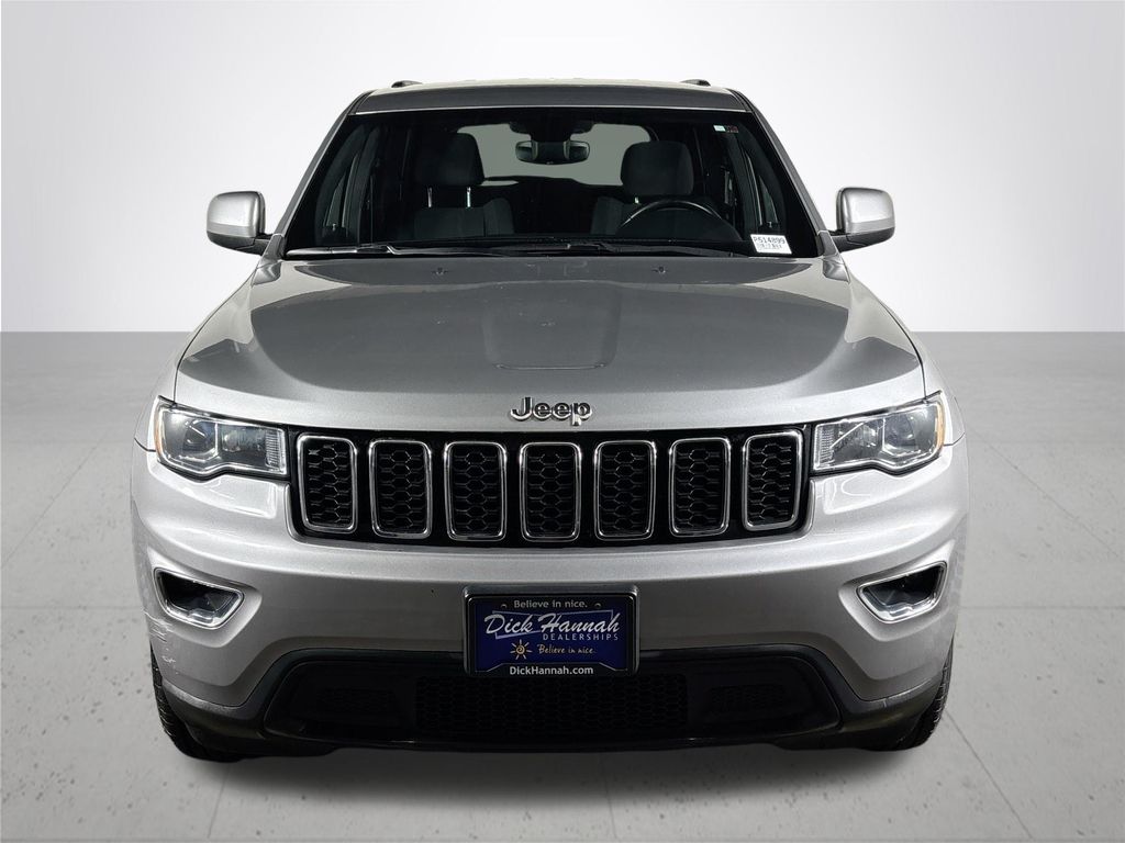 2017 Jeep Grand Cherokee Laredo photo 3