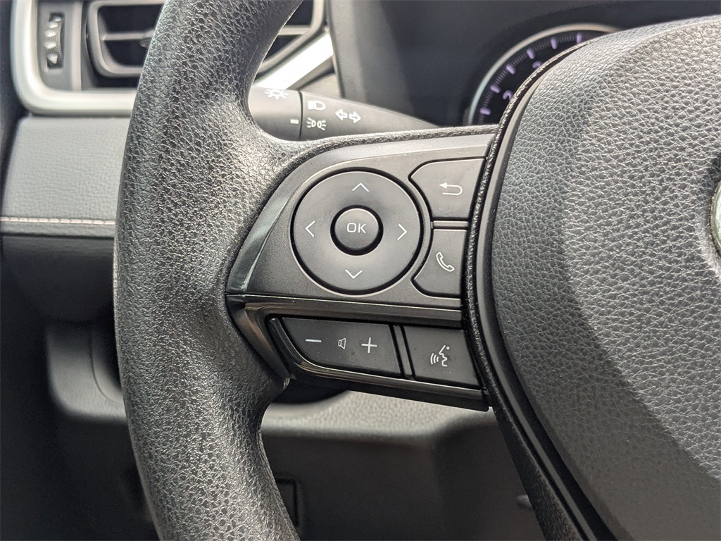 2021 Toyota RAV4 LE photo 25