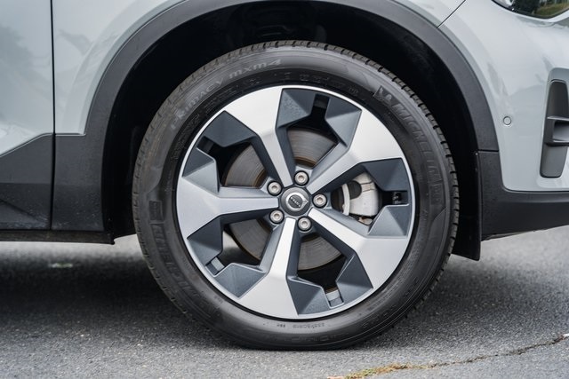 2024 Volvo XC40 Plus photo 13