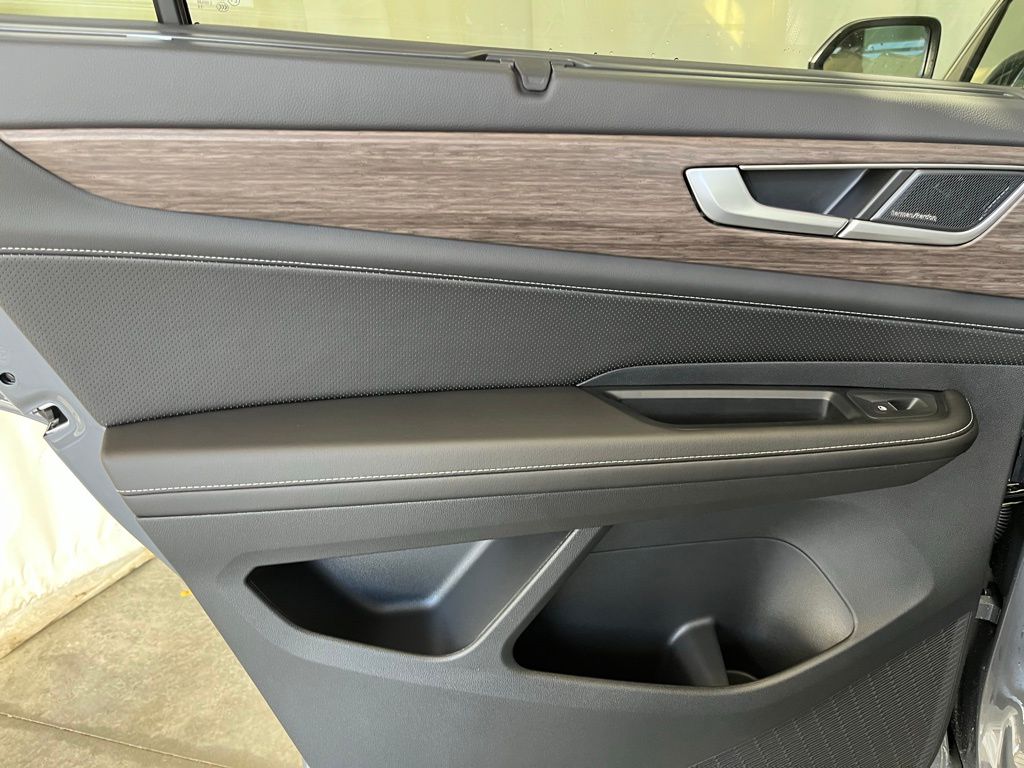 2025 Volkswagen Atlas SEL Premium R-Line photo 22
