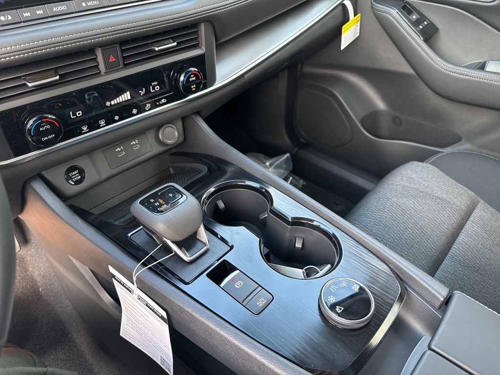 2026 Nissan Rogue SV photo 23