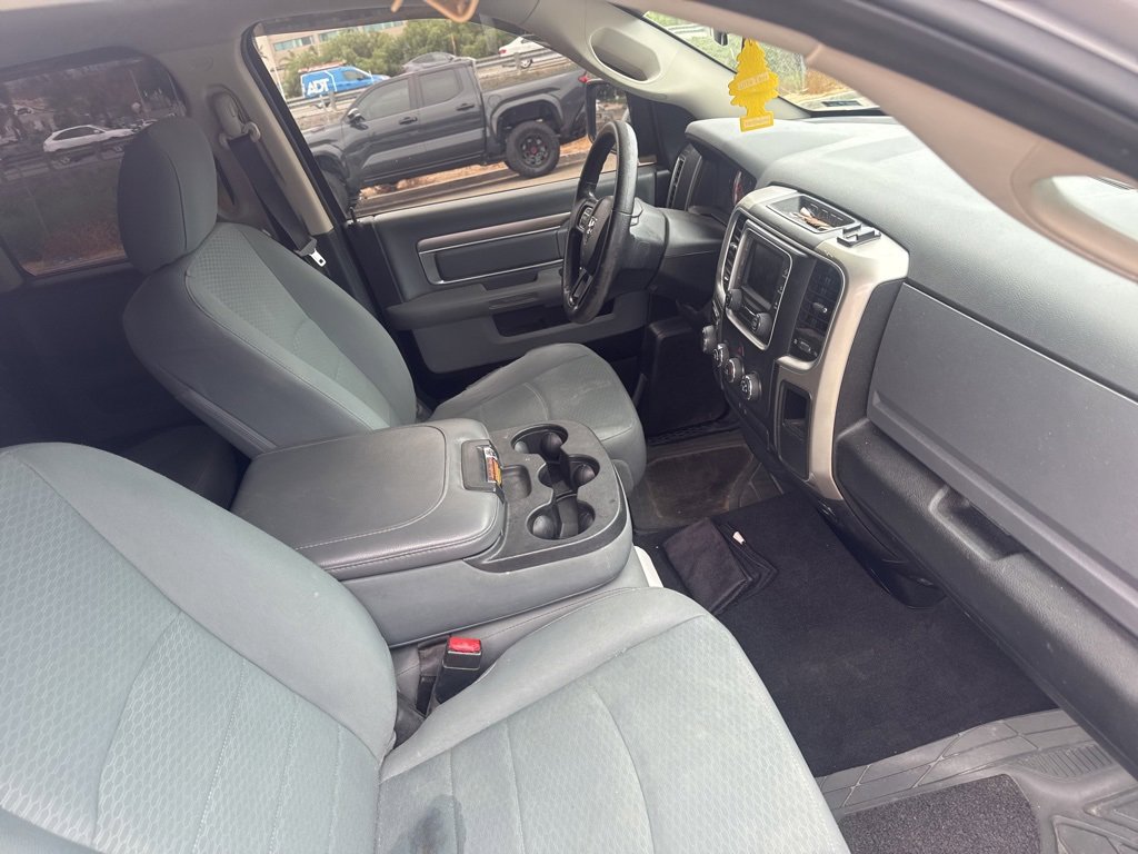 2017 Ram 1500 SLT photo 12