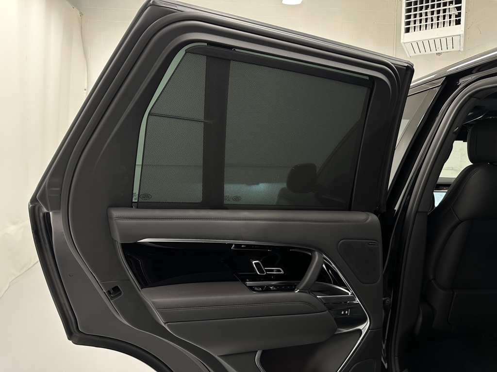 2023 Land Rover Range Rover SE photo 40