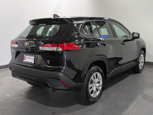 2024 Toyota Corolla Cross L photo 4