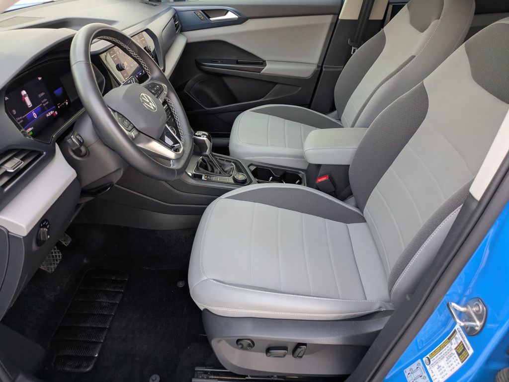 2022 Volkswagen Taos SE photo 10