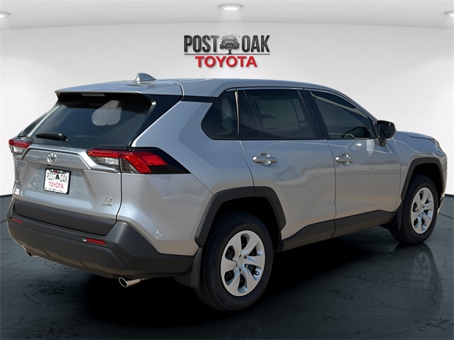 2025 Toyota RAV4 LE photo 8