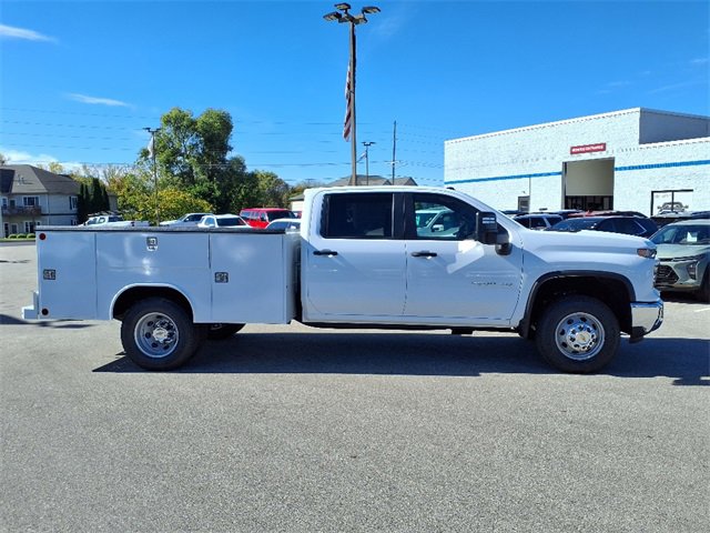 2025 Chevrolet Silverado 3500HD Work Truck photo 4