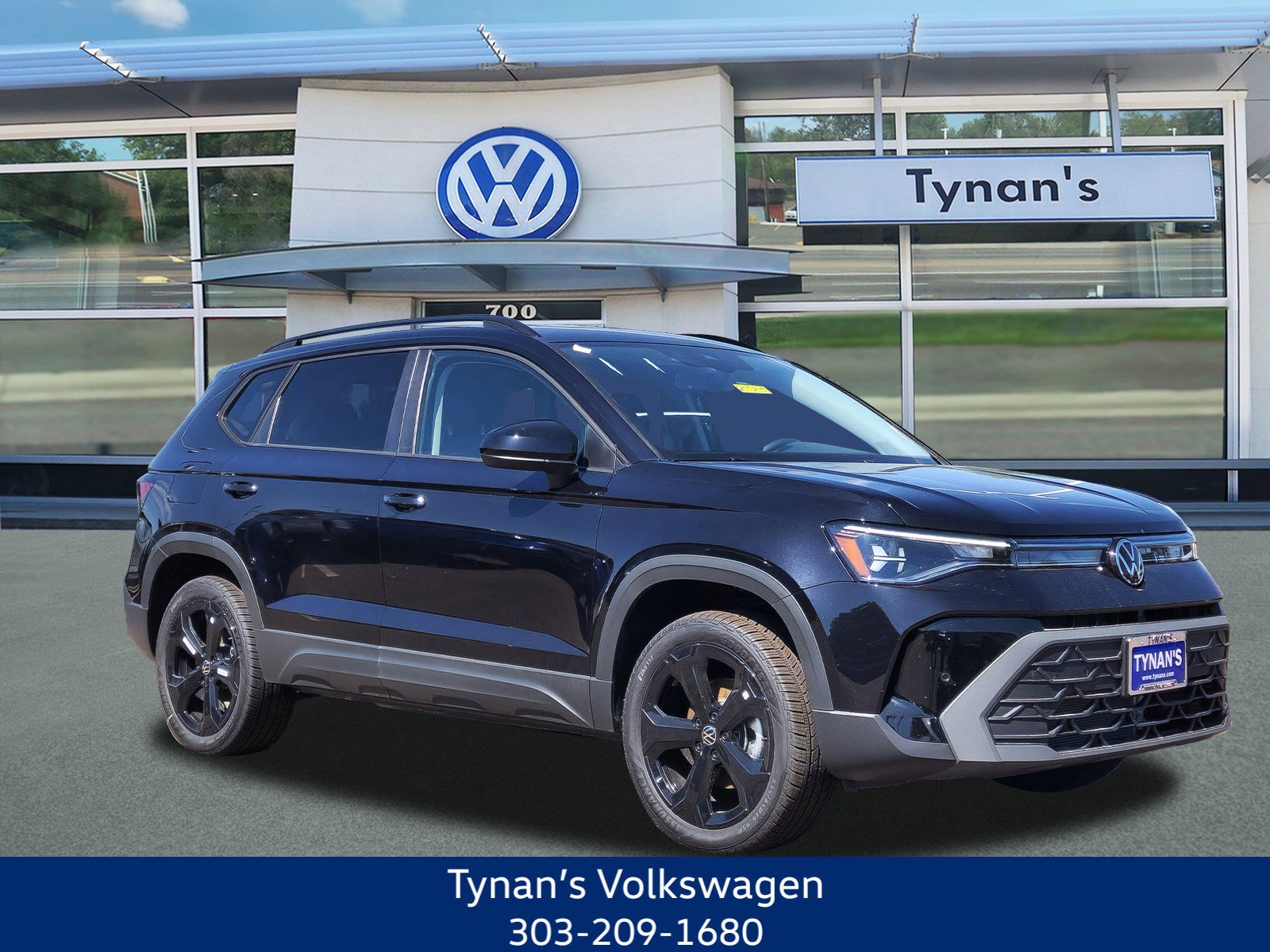 2025 Volkswagen Taos SE Black's photo