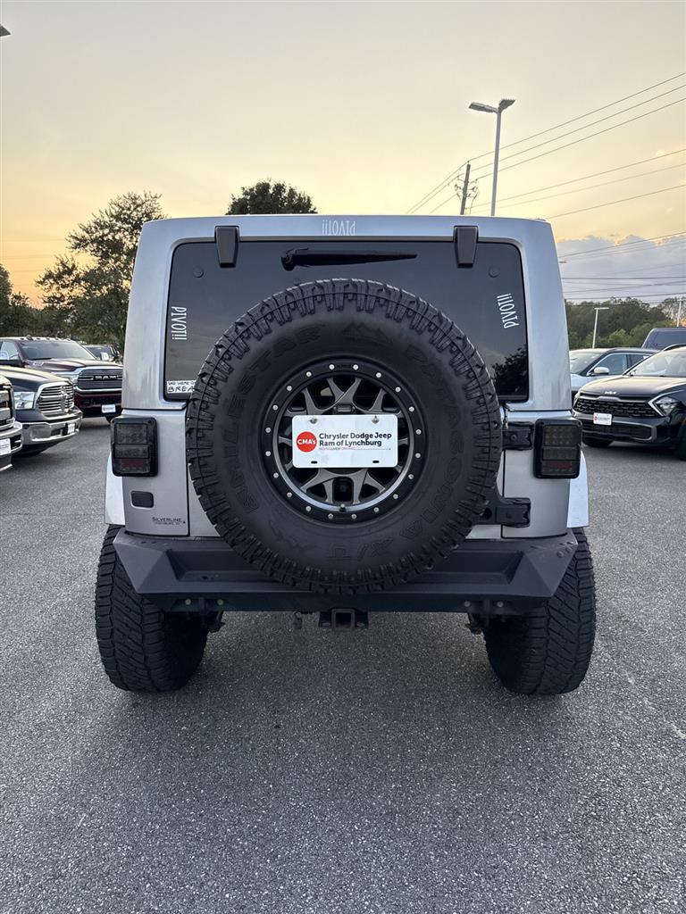 2014 Jeep Wrangler Unlimited Rubicon photo 5