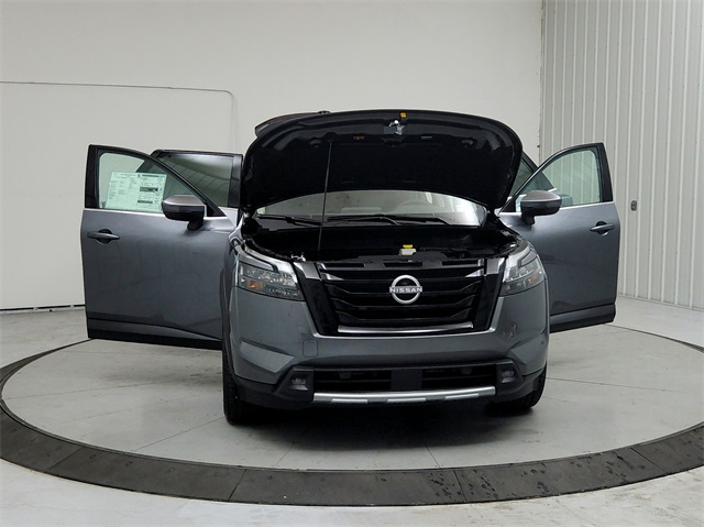 2025 Nissan Pathfinder SL photo 9