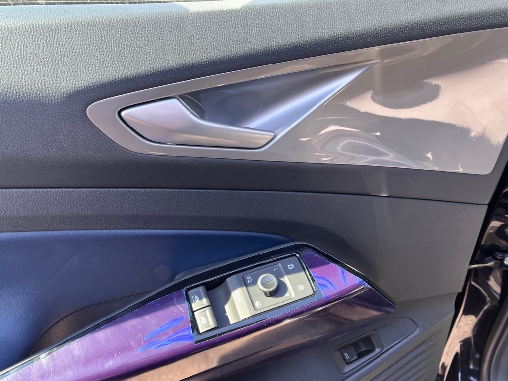 2025 Volkswagen ID.4 Pro Plus photo 7