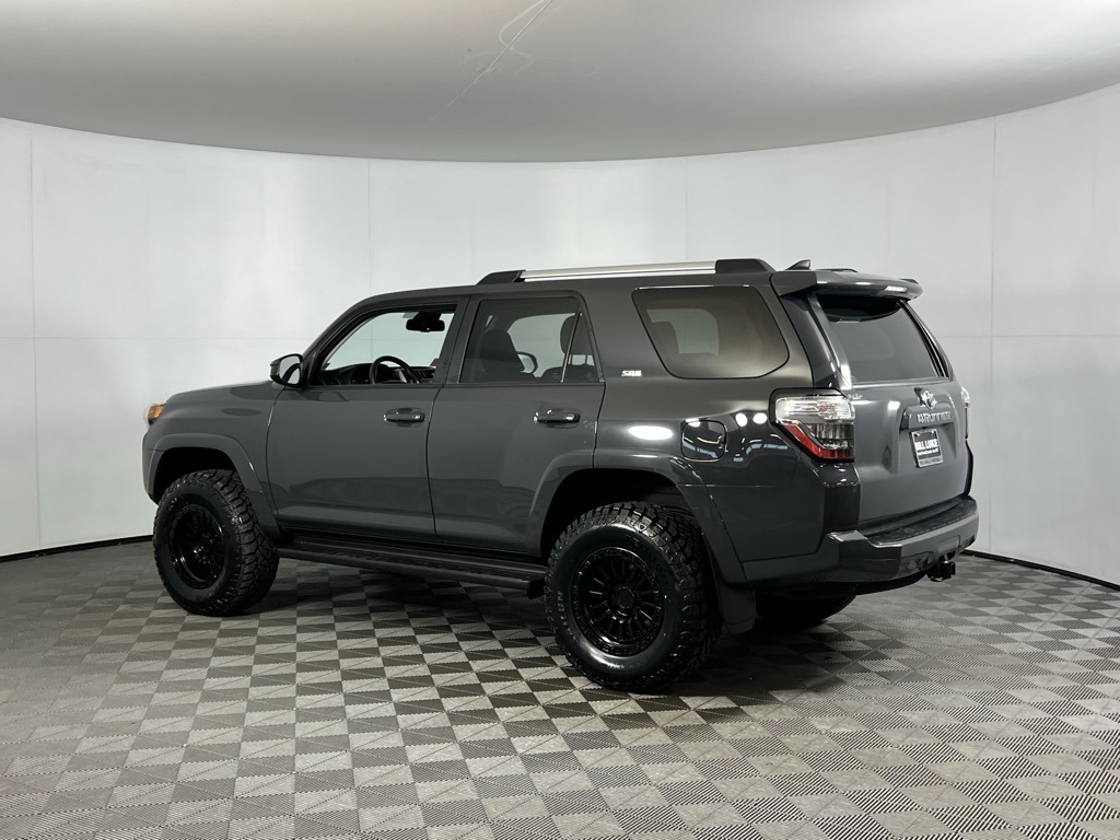 2024 Toyota 4Runner SR5 photo 4