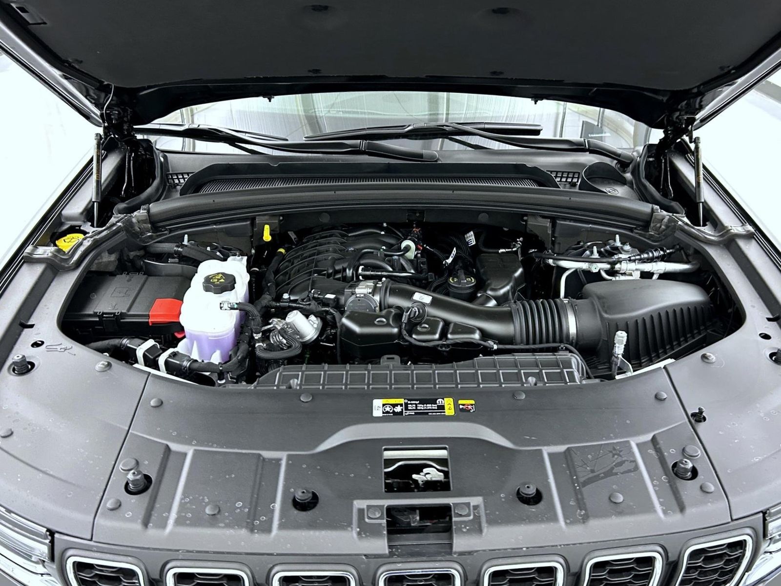 2025 Jeep Grand Cherokee Laredo Altitude photo 23