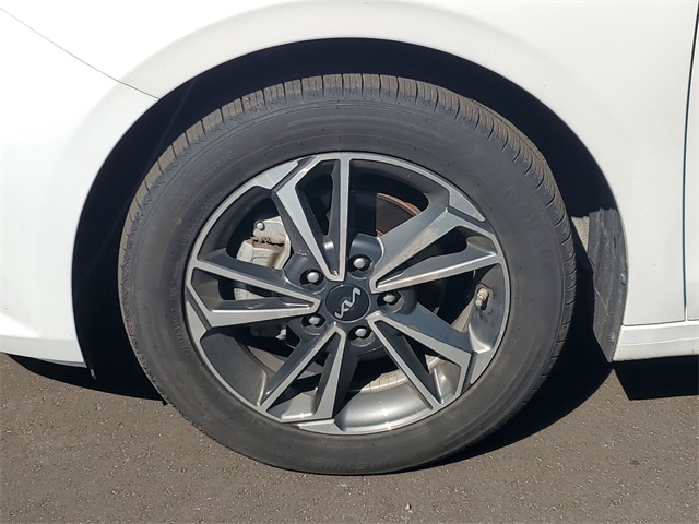 2023 Kia Forte LXS photo 6