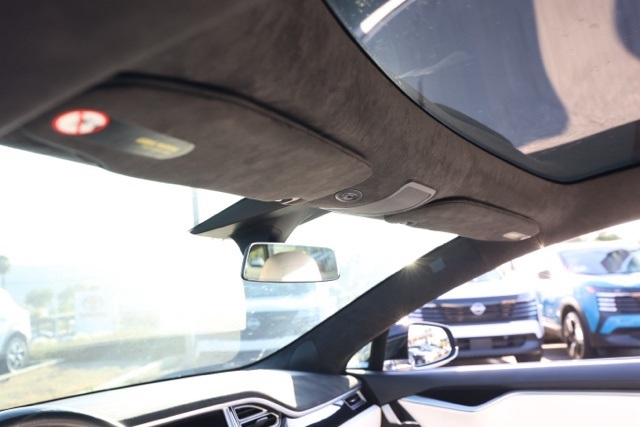 2017 Tesla Model S 75D photo 12