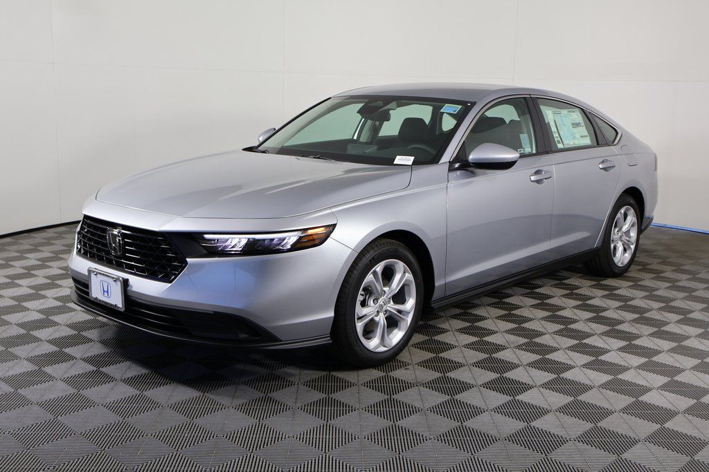 2025 Honda Accord LX's photo