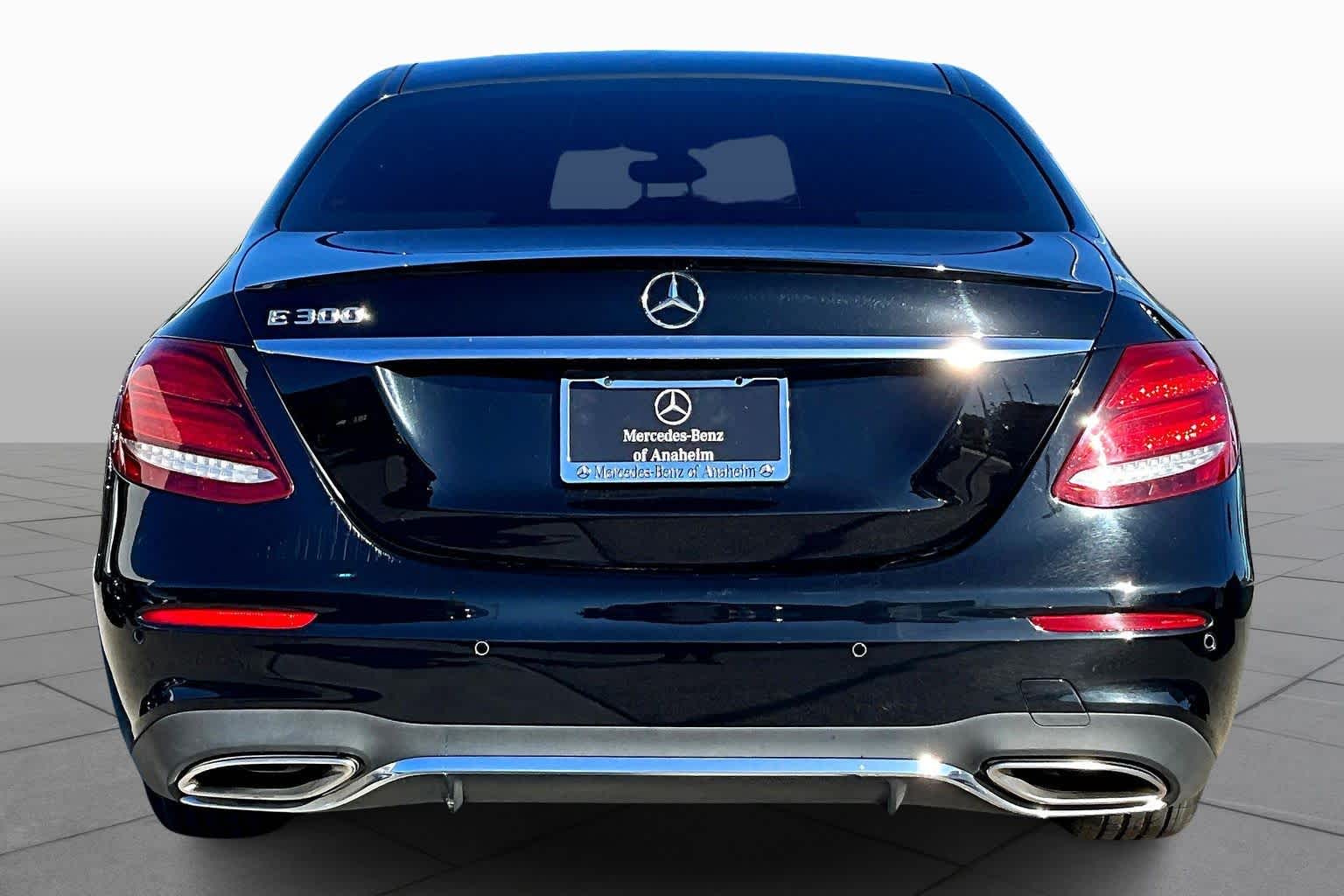 2018 Mercedes Benz E 300 photo 4