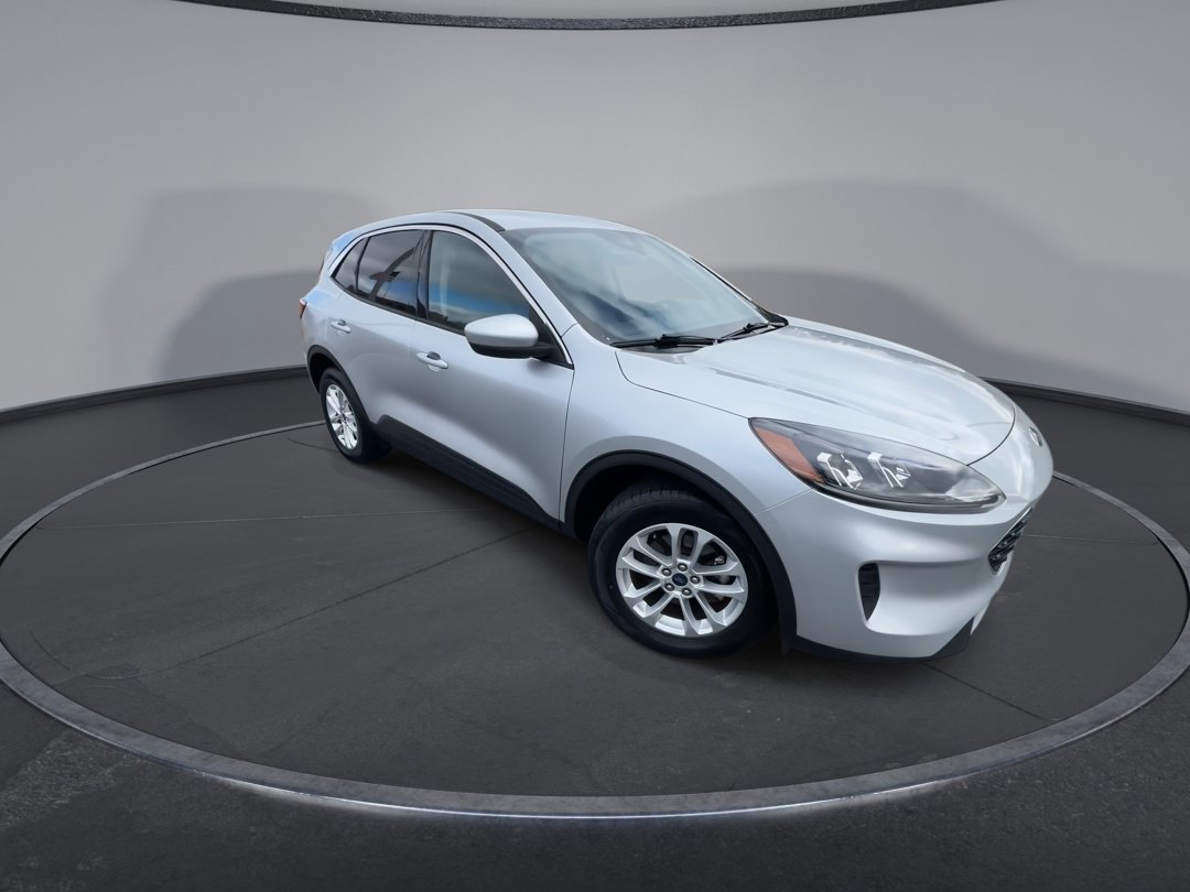 Used 2020 Ford Escape SE with VIN 1FMCU9G64LUA06067 for sale in Martinsburg, WV