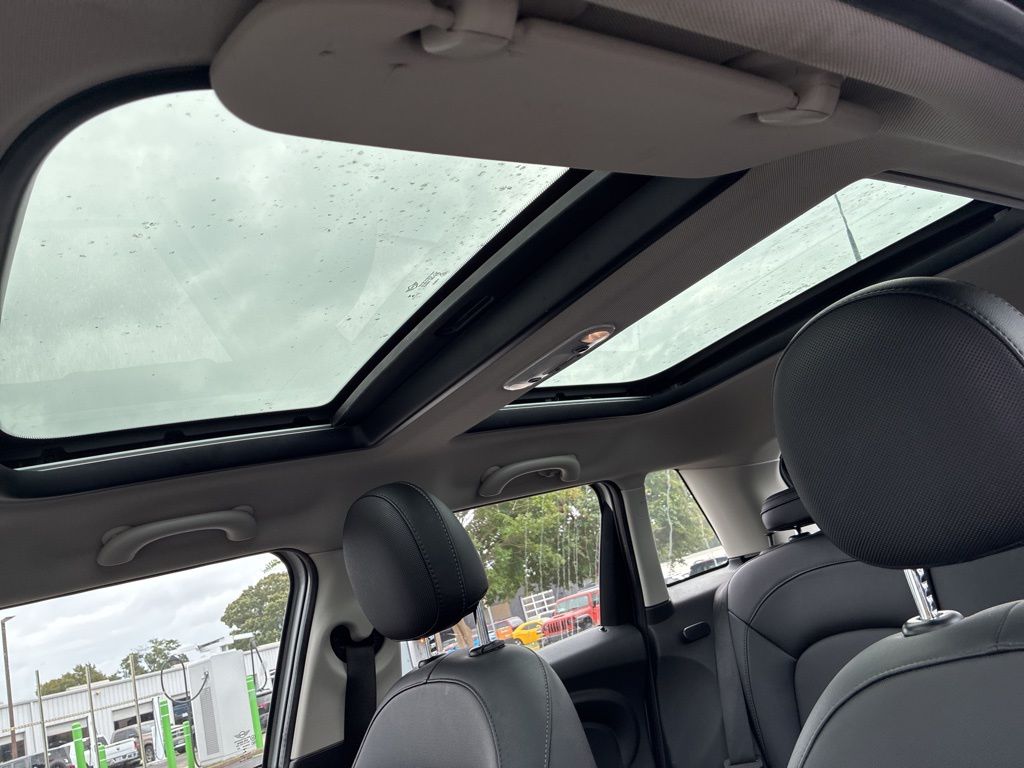 2017 Mini Cooper Base photo 16