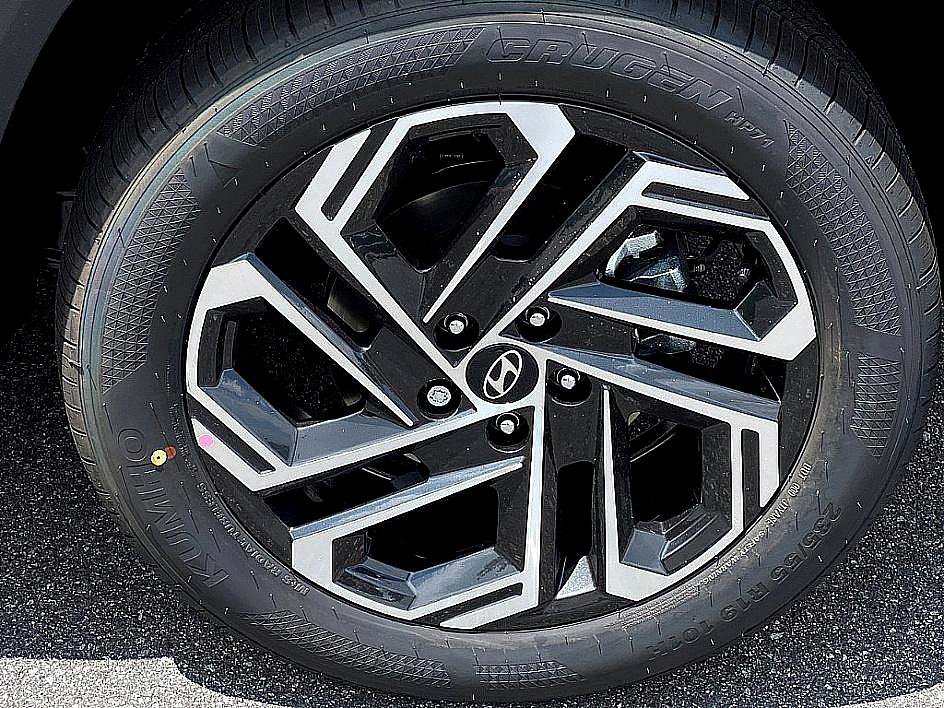 2025 Hyundai Tucson Limited photo 5